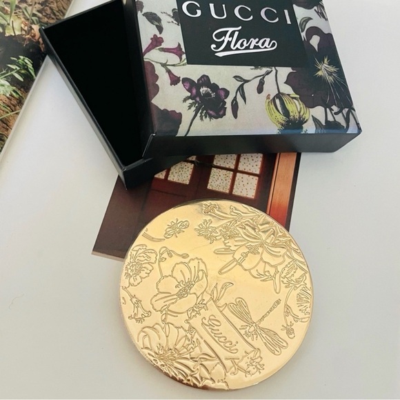 Gucci Flora Compact Dual‎ side Mirror Gold Color - Picture 2 of 6